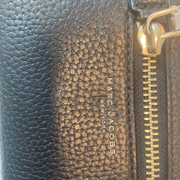 Marc Jacobs Zippered Black Wristlet/Wallet - Picture 2 of 5